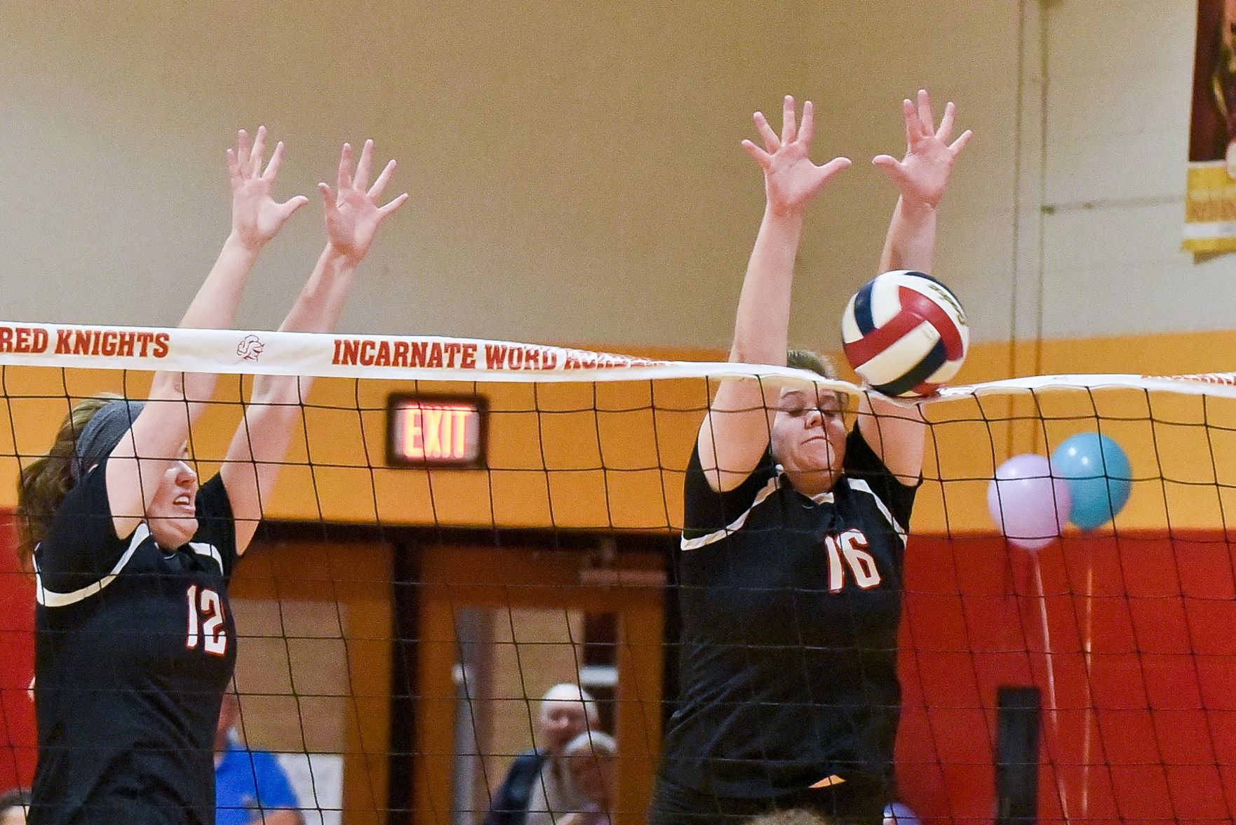 10/10/19 - Girls Volleyball - Cor Jesu at Incarnate Word